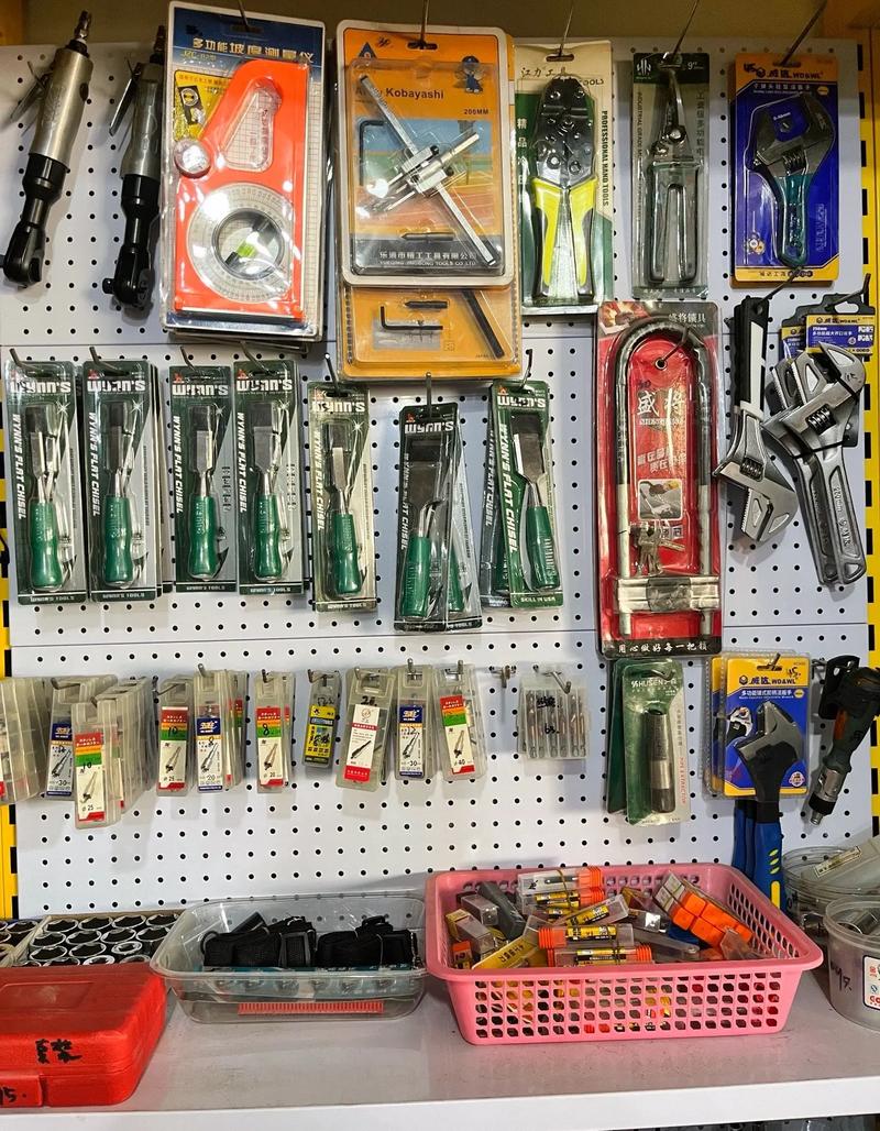 五金機(jī)電實(shí)體店 年,就這樣過完了,似乎沒有想象中的那么快